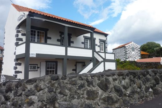 12-adegas-do-pico-houses-ile-de-pico-acores-portugal