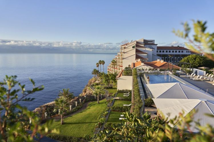 les-suites-at-the-cliff-bay-funchal-madere-portugal-01