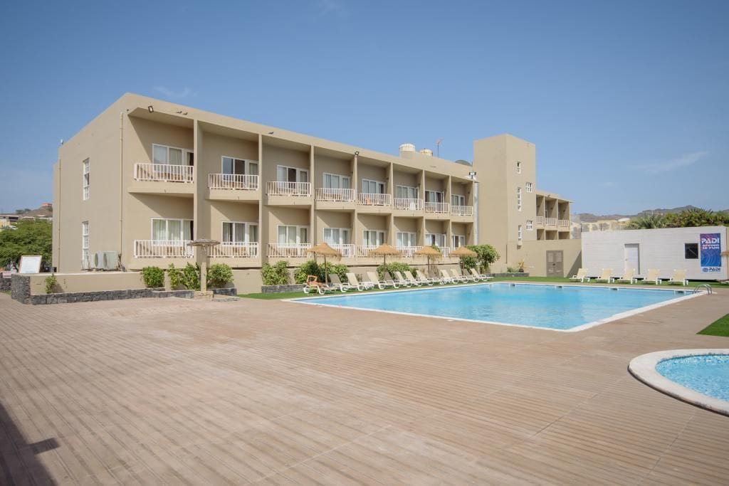 hotel-porto-grande-mindelo-sao-vicente-cap-vert-01-831270a653c4ed0949636409a49d5f06