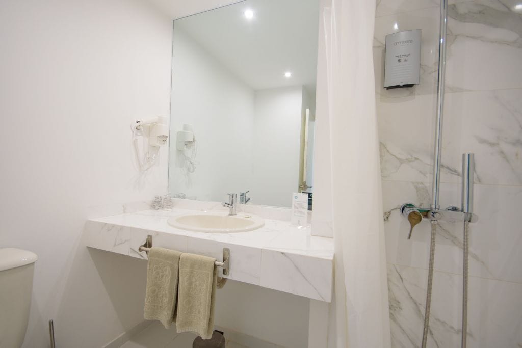 hotel-porto-grande-mindelo-sao-vicente-cap-vert-03-3676f2385e9b462e26512f907510db72