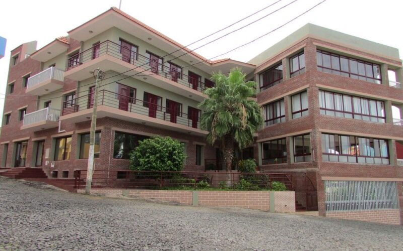 hotel-santos-pina-fogo-cap-vert-01-6b65e1adf943dc497bbf92483f8604be