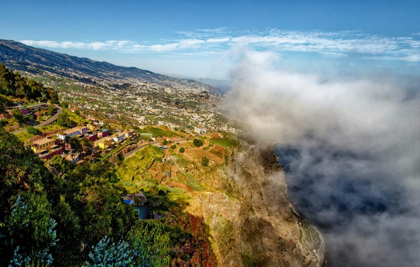 Vue depuis Cabo Girão sur la côte sud de Madère